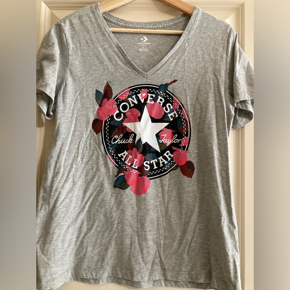 Converse Chuck Taylor All Star Classic fit Gray V-Neck Shirt Large